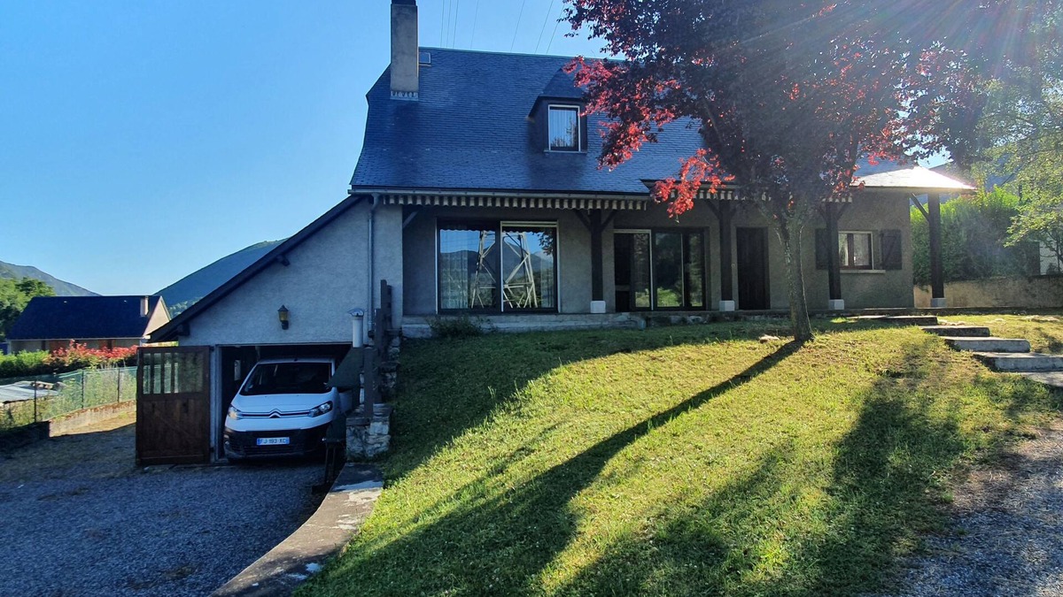 Arreau House | Family home with enclosed garden