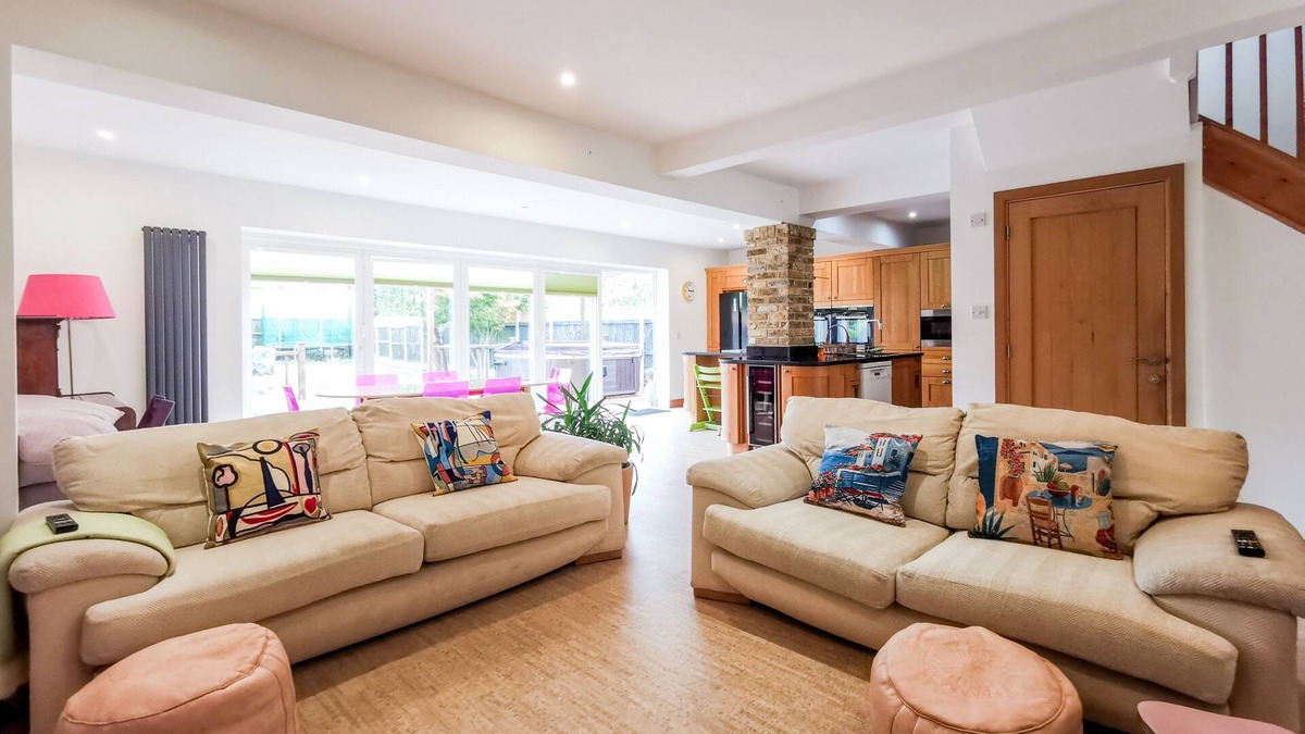 Broadstairs House | Family home with Hot Tub !