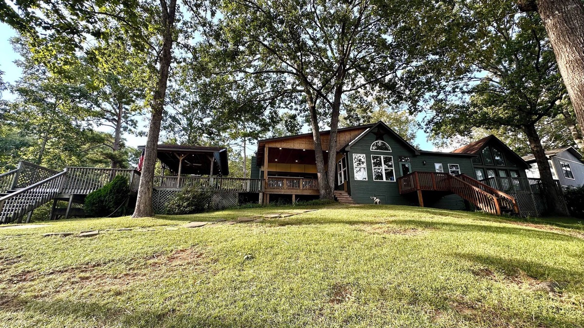 Shelby House | Family house by the lake