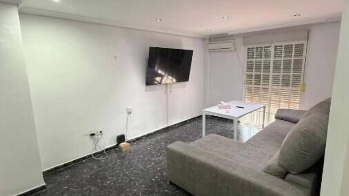 Este-Alcosa-Torreblanca House | Family house