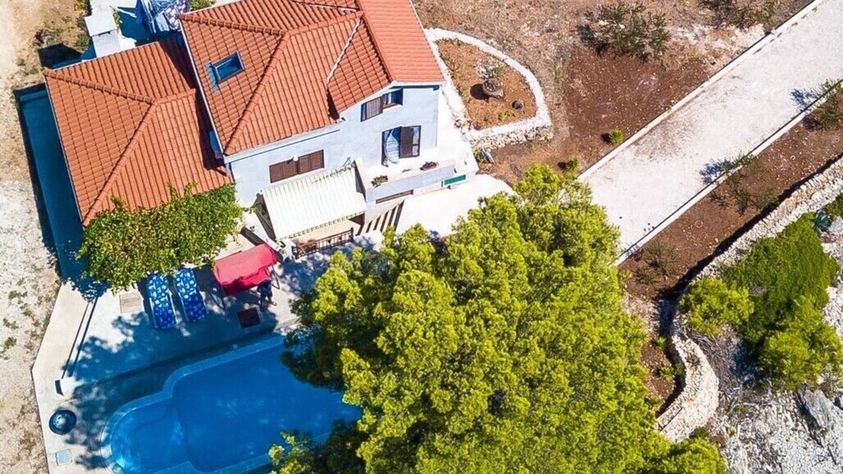 Cove Osibova (Milna) House | Family house Futura