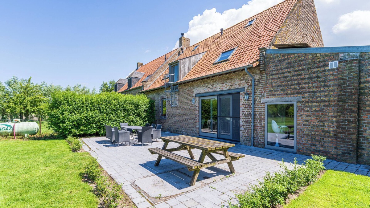 Middelkerke House | Family house on a farm by the sea