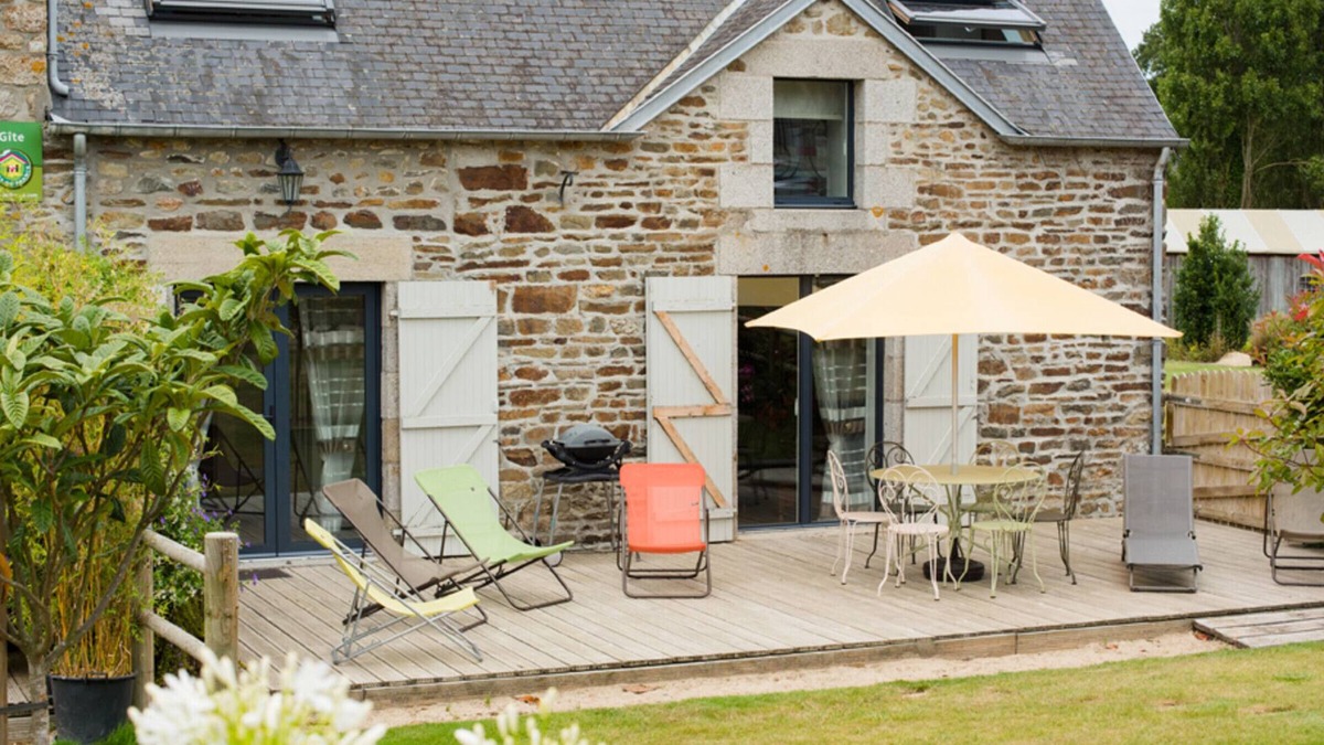 Dragey-Ronthon Cottage | Family house with enclosed garden and animals, near the beach