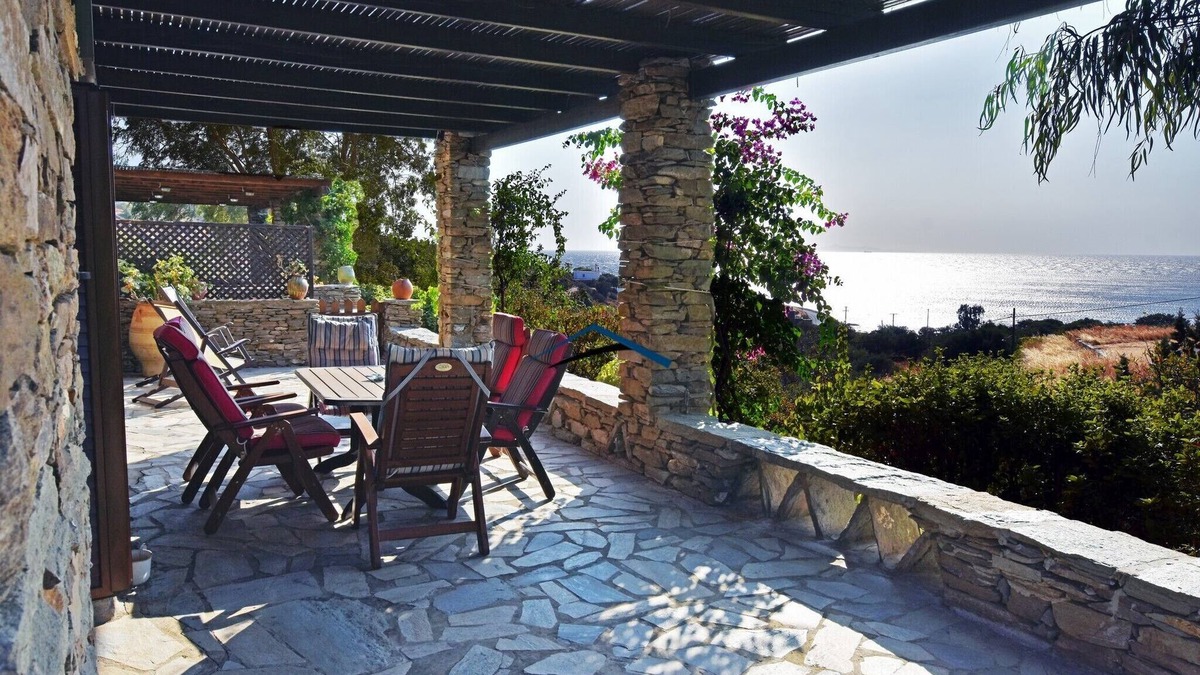 Koundouros House | Family house with a sea view for rent in the area of Koundouros