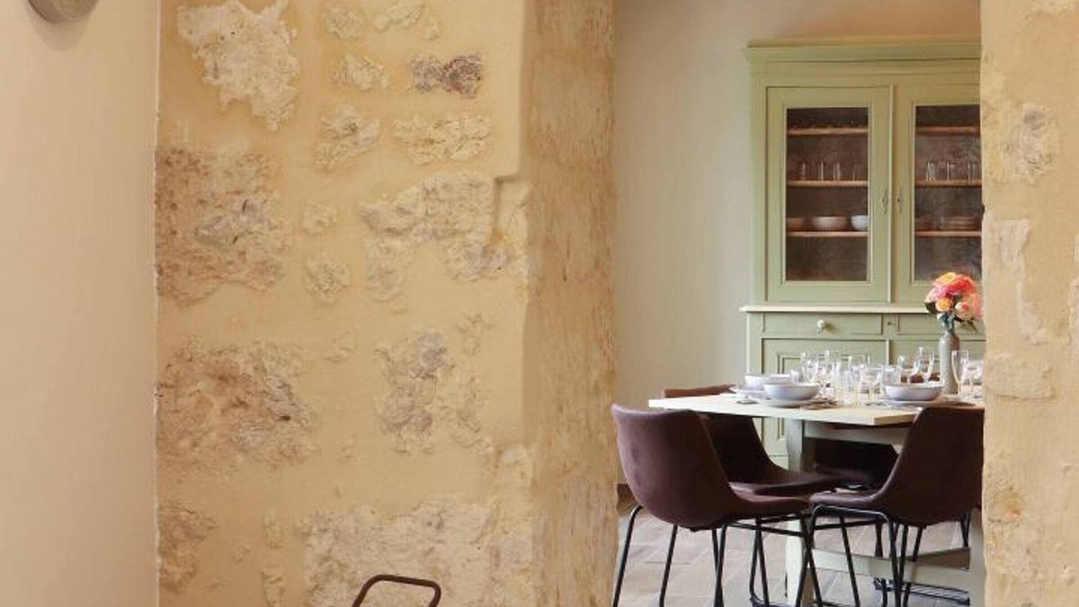 La Mesniere Cottage | Family house with foosball and large terrace