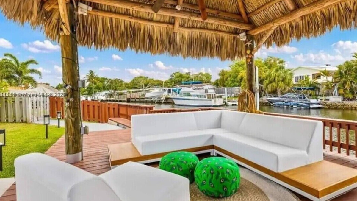 Melaleuca Gardens House | Family House with only 10 min from the beach.
