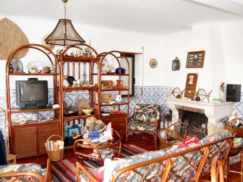 Praia de Santa Cruz House | Family house with sea view in A dos Cunhados