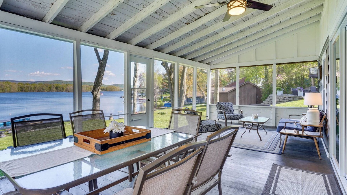 Tully Cottage | Family Lake & Ski House w/Paddleboards & Fire Pit