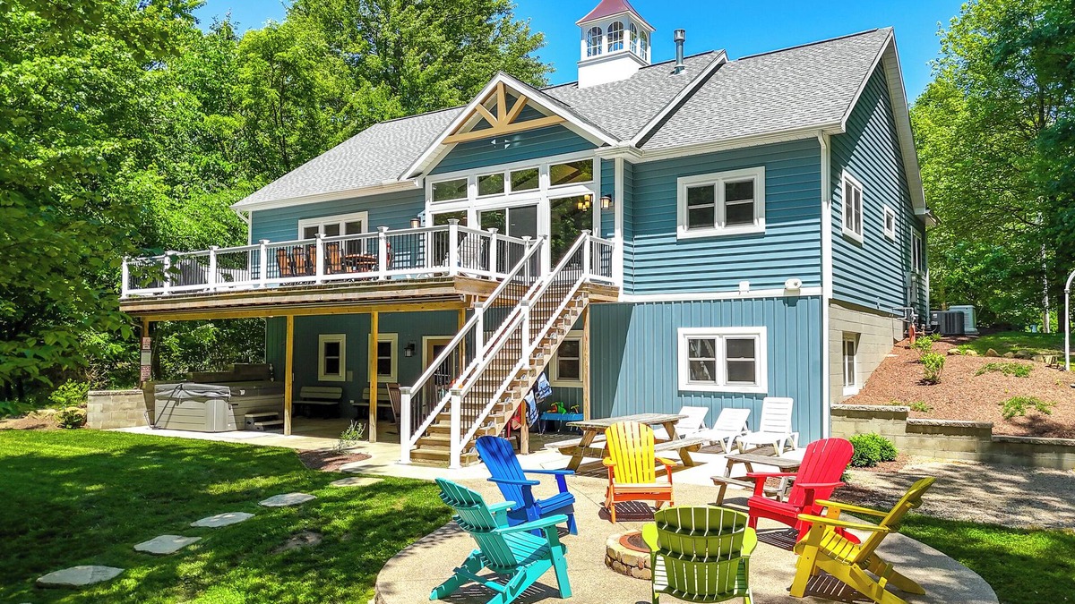 Sandyville Cabin | Family Lakeside Cottage | New SAUNA | 4-6 BR | up to 20