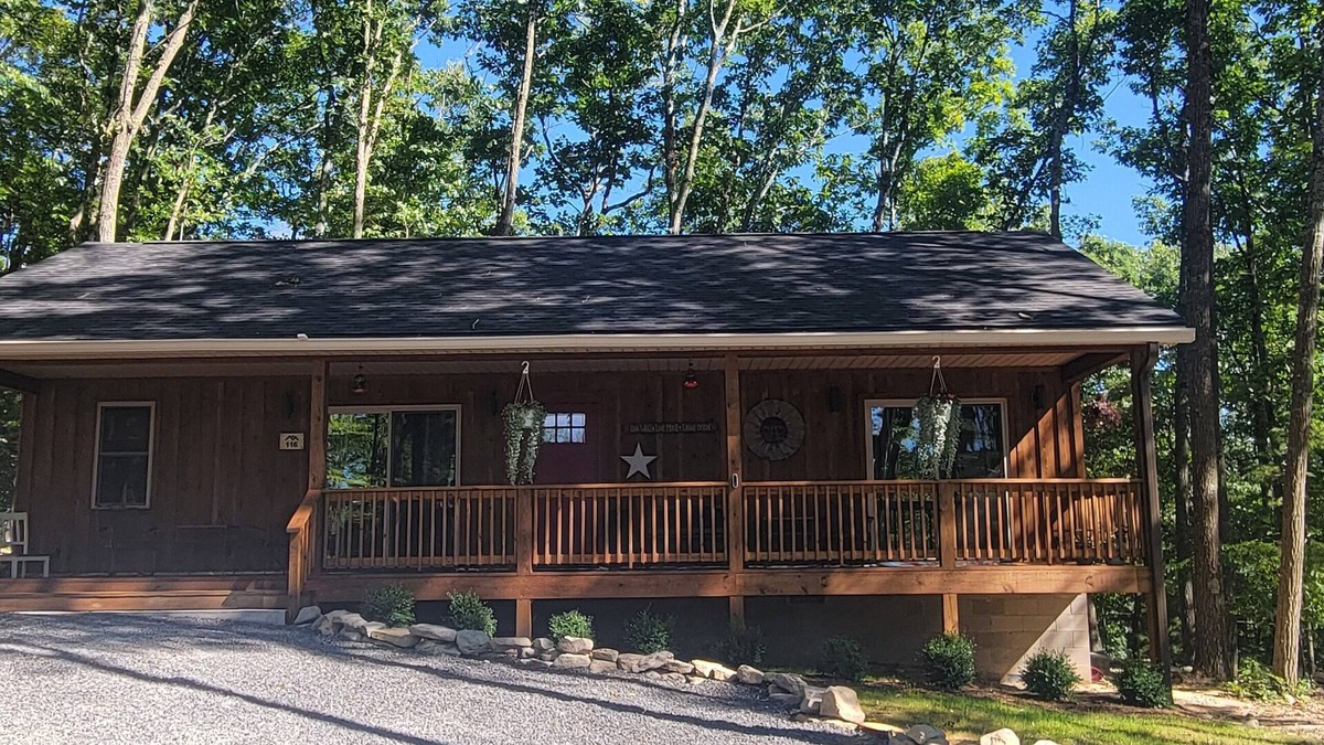 Cool Ridge Cabin | Family Mountain Getaway, Stay in the New River Gorge Area, Near Glade Creek Farm