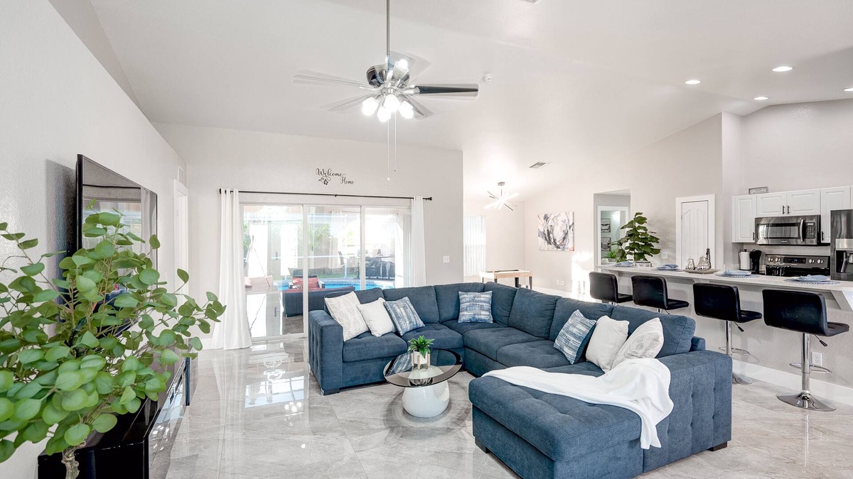 Pelican House | Family Oasis: Heated Pool, Jacuzzi & Billiards