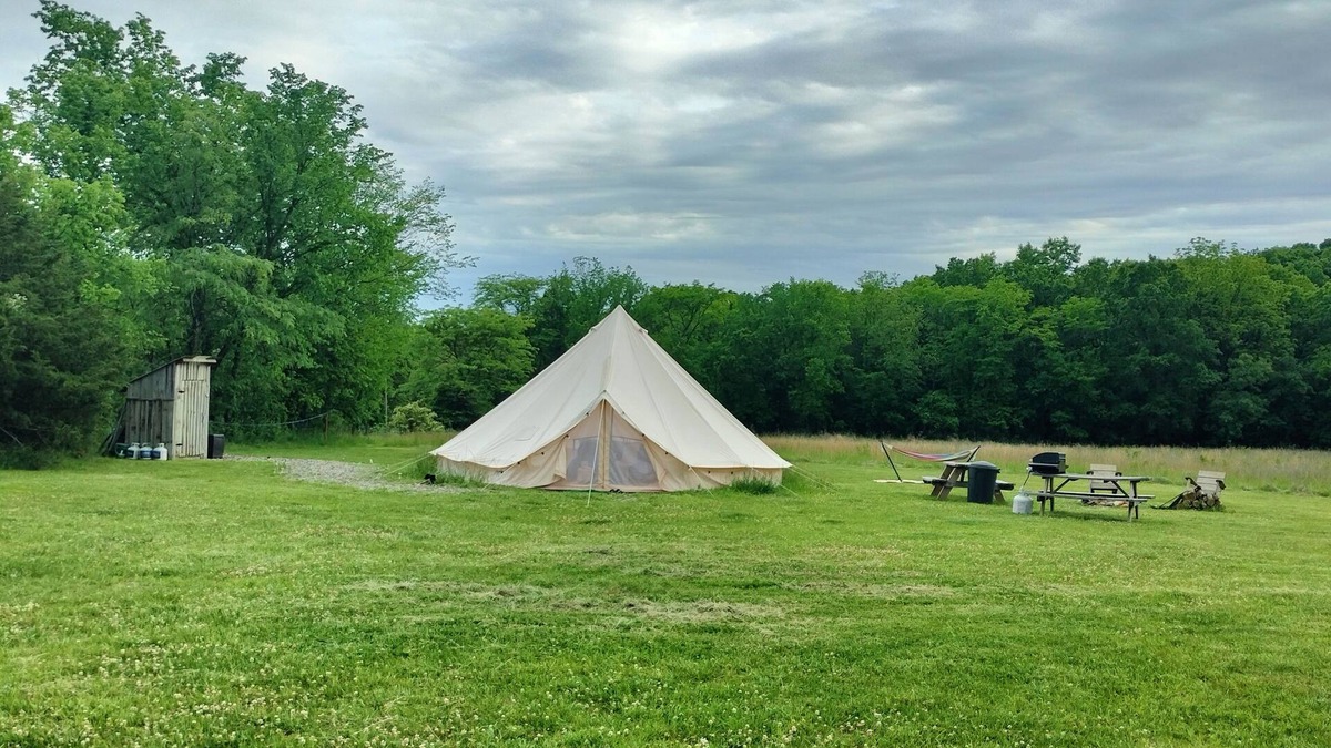 Fairport RV Rental | Family/pet-friendly, quiet glamping getaway. Belle Tent/Yurt out the Country.
