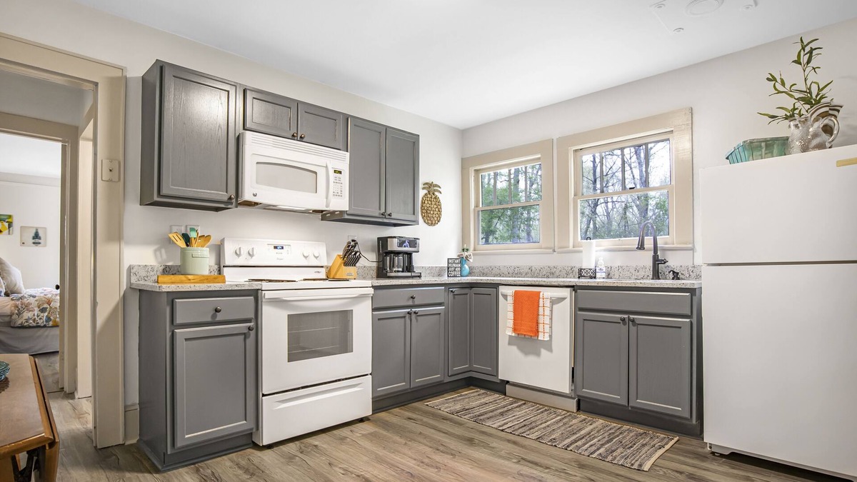 Converse House | Family/Pet-friendly house with ACRES of outdoor space!