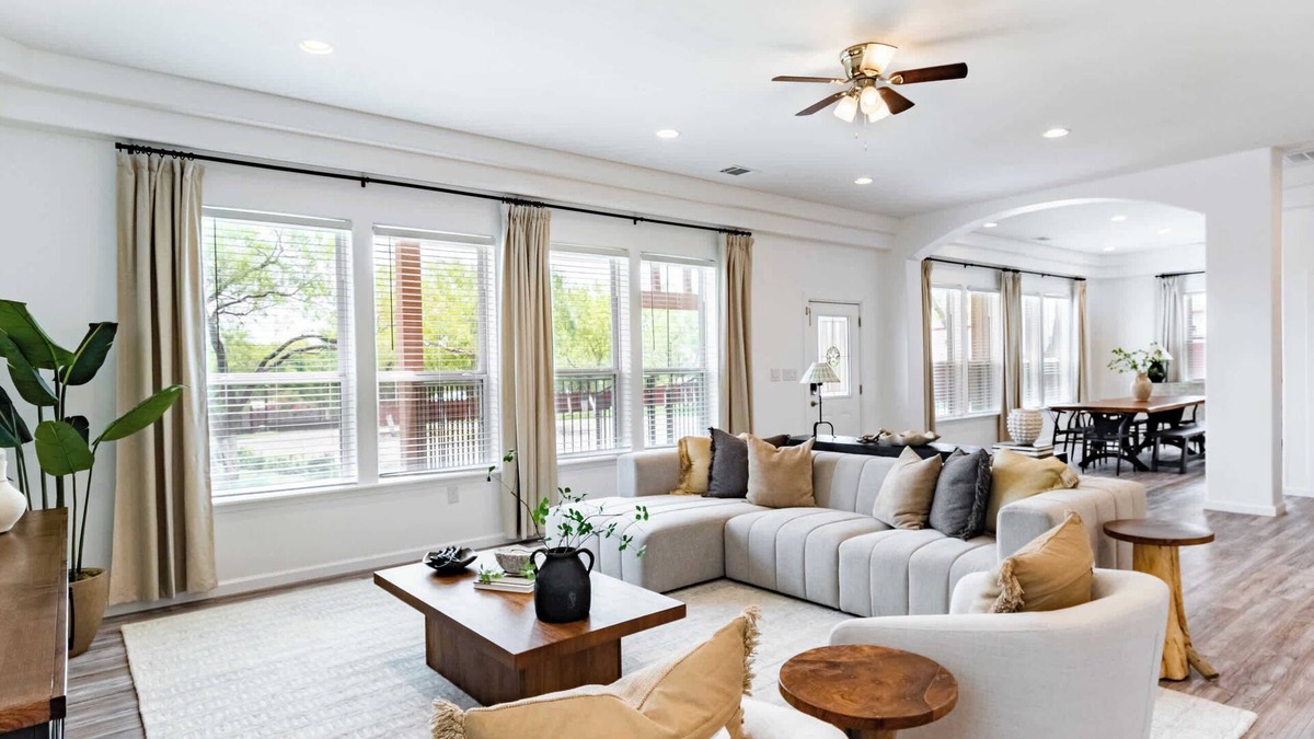 Del Valle House | Family-Ready 4BR with Yard & Kids, Playground