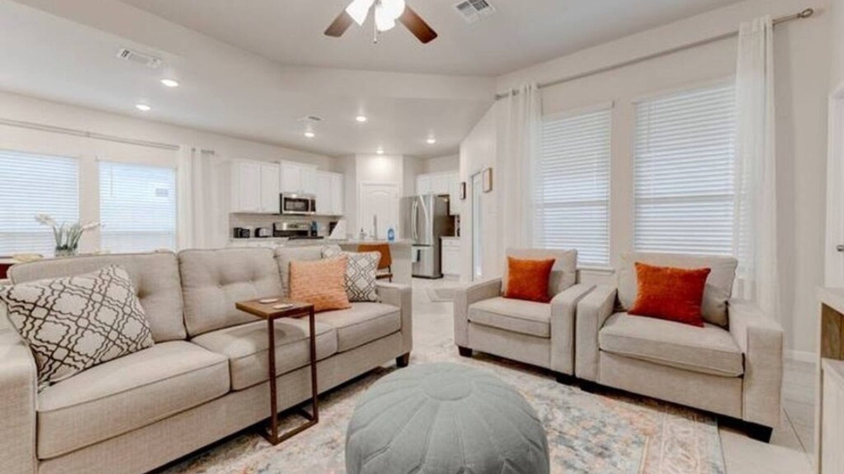 Temple House | Family-Ready Retreat - Baylor, VA, Temple College