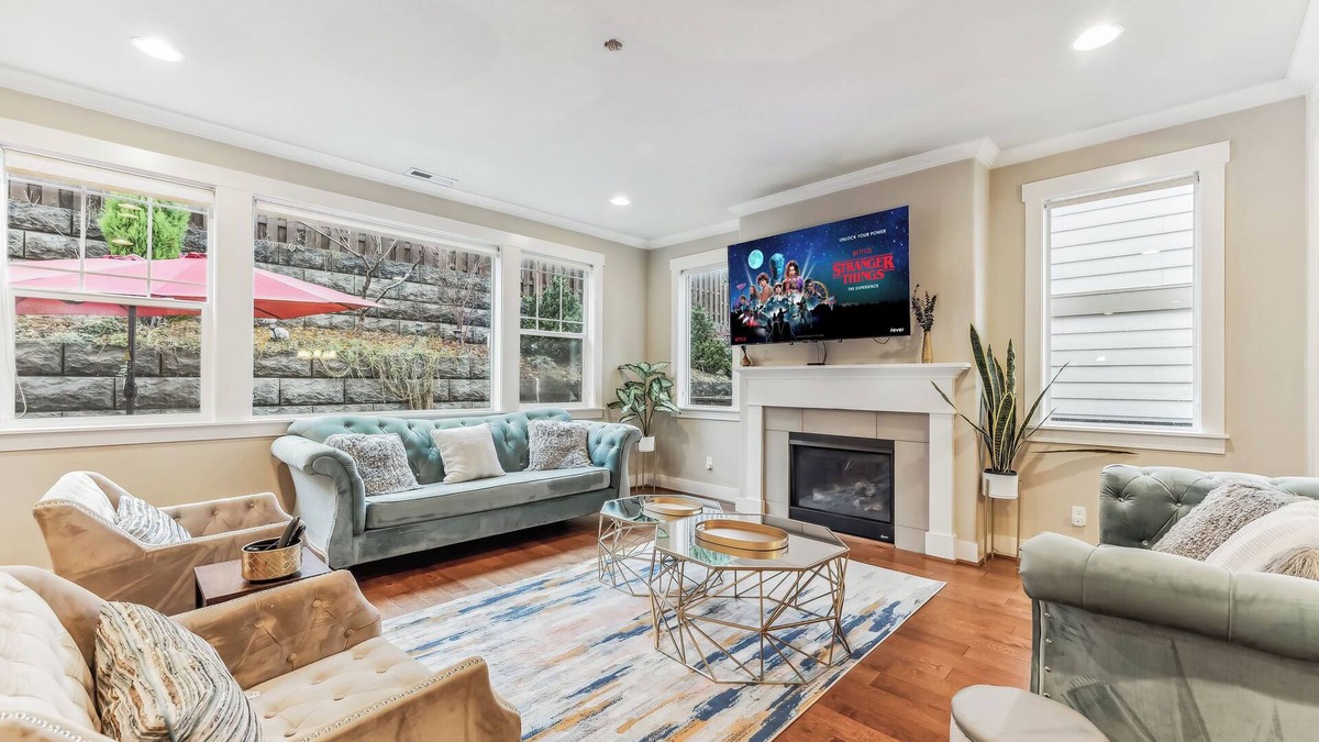 Beaverton House | Family Relocation Ready! Spacious 5 bed home — Pets Welcome, Near Nike & Intel