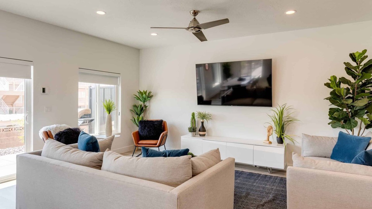 St. George House | Family Retreat at the Vue #15 *Luxury Townhome* Pickleball