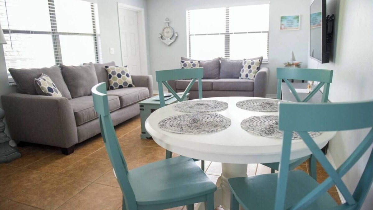Indian Rocks Beach Condo | Family reunion? Girls' Trip? Small wedding? This pool property is the perfect spot- right across the street from the beach with a pool!