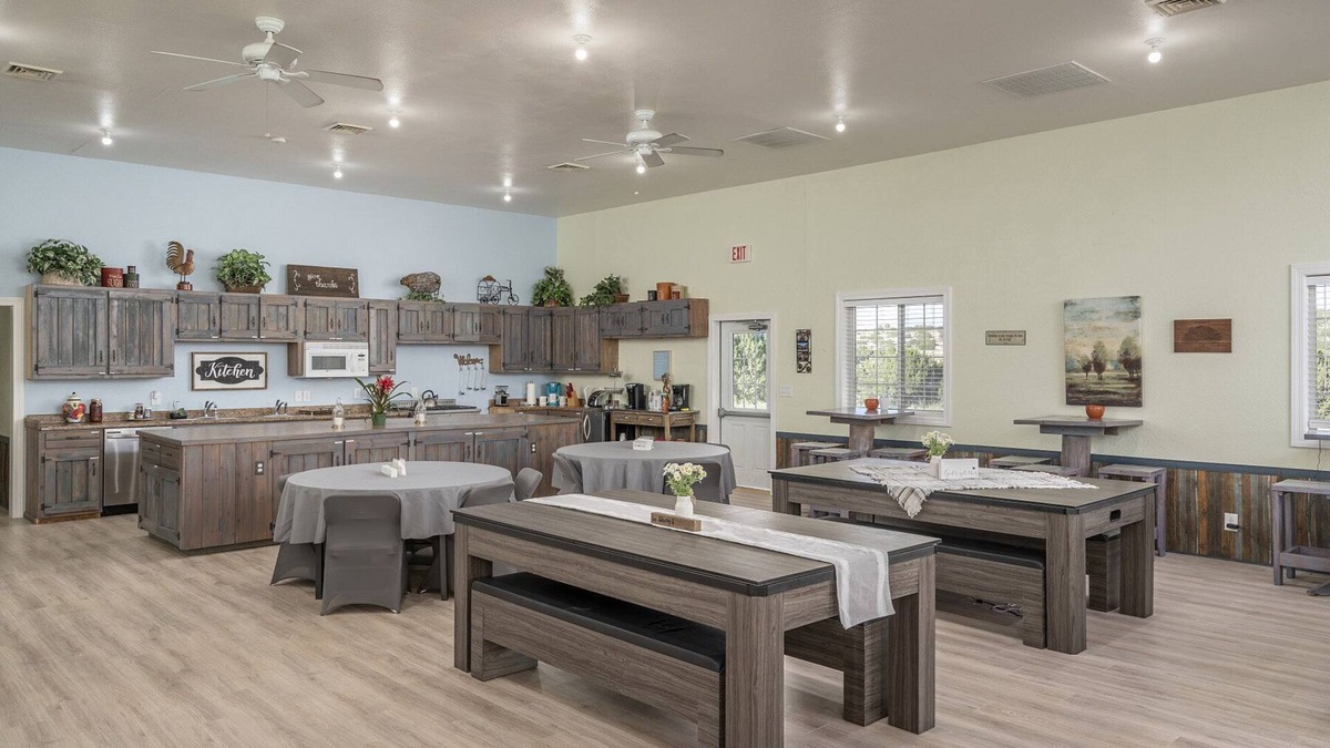 Concho Cabin | Family Reunions, Groups, 40 acres wide open spaces