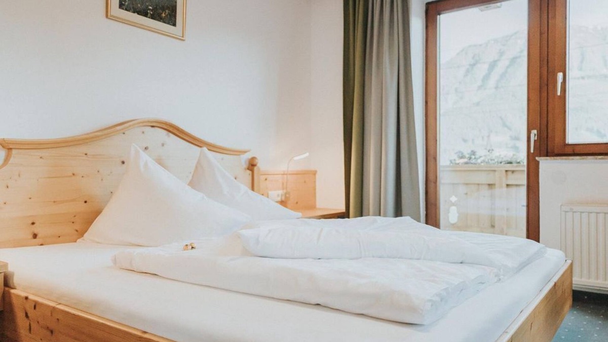 Sankt Veit im Pongau Apartment | Family room, shower, toilet, 2 bedrooms - Empl, country and apartment house