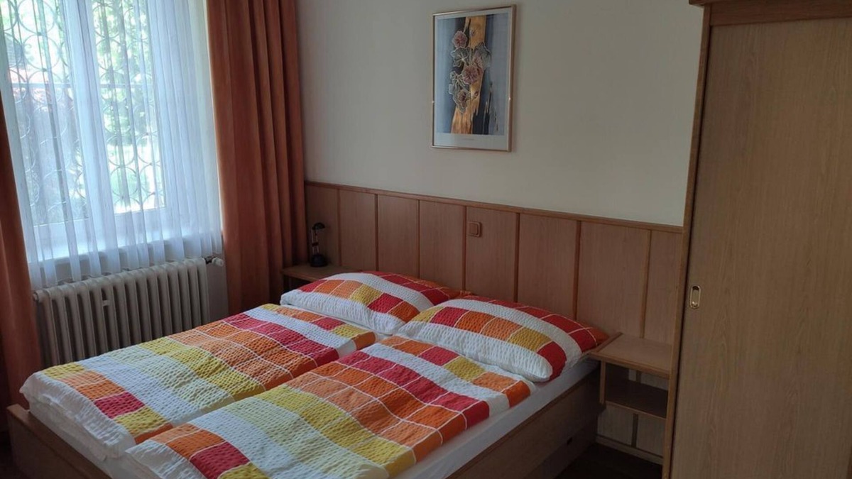Nonntal Bed & Breakfast | Family room with shower or Bathroom, toilet - free room, pension