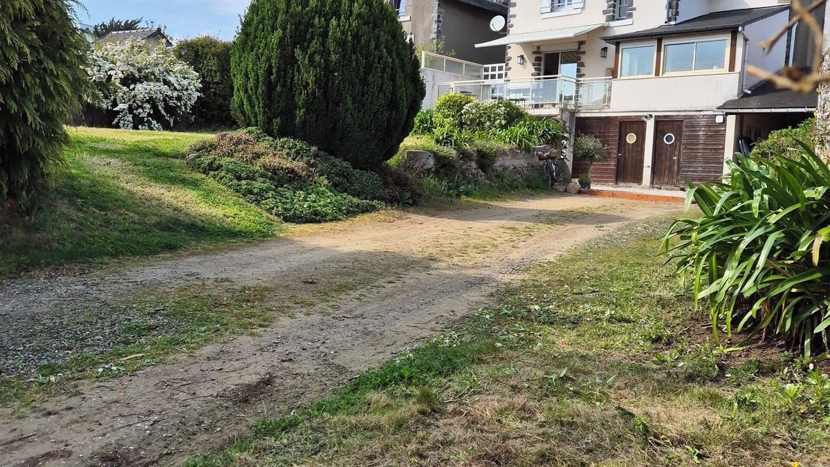 Saint-Quay-Portrieux Villa | Family seaside villa in Saint-Quay, 7-minute walk to beach and town center