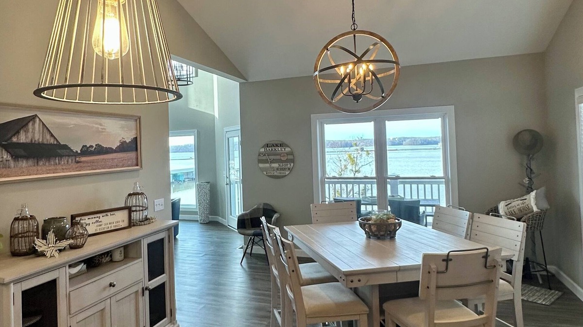 Eddyville House | Family-size home @ Lake Barkley- .5 mile from Mineral Mounds golf course & Ramp