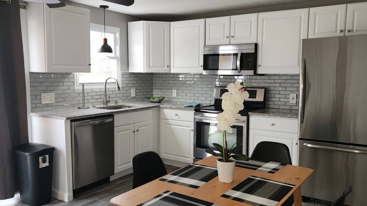 Methuen House | Family size townhouse with easy access to major highways, Rt 93 & 495.