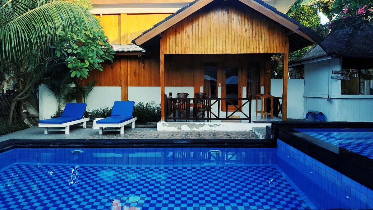 Gili Air House | Family-sized bungalow with pool view