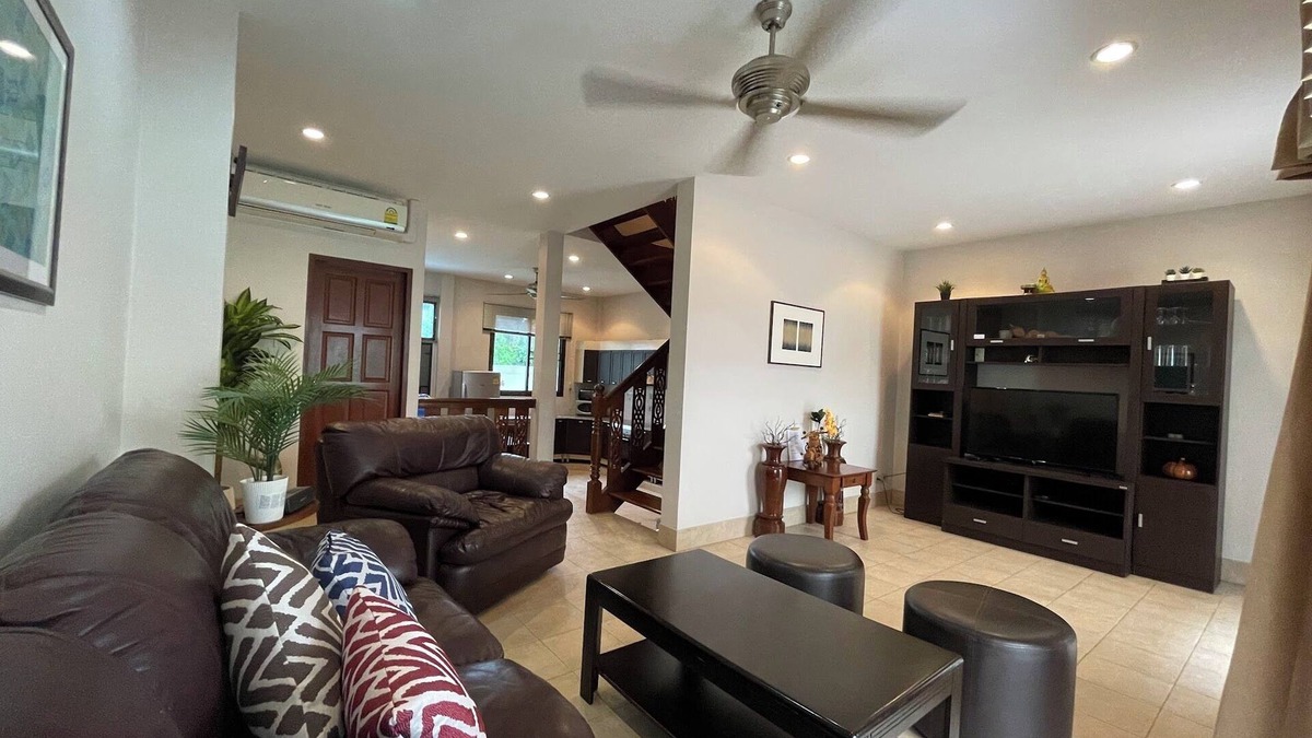 Cha-am House | Family-sized townhouse, a few minutes walk to Cha-am beach and restaurants.