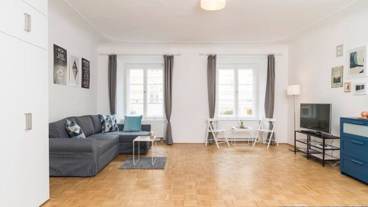 Lend Apartment | Family Stay Near Kunsthaus Graz | Sleeps 6