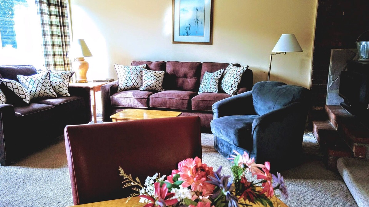 Intervale Condo | Family Style Mountain Condo 5 Minutes to North Conway! Amenities!