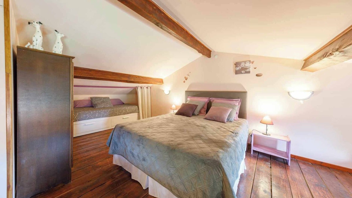 Vernet-la-Varenne Bed & Breakfast | Family suite on 2 levels in a peaceful hamlet. Ideal for families