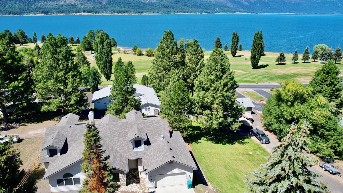 Cascade House | Family Ties ~ Amazing home with views - Sleeps 20 - Game room - Fireplace - Wifi
