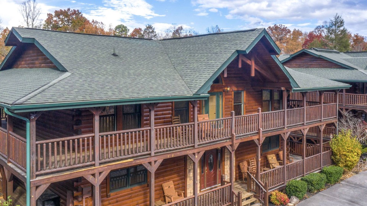 Hemlock Hills Cabin | Family Ties Lodge | Group Cabin w. Decks, 2 Hot Tubs, Game Room +More