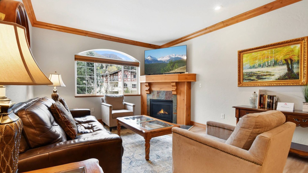 Zermatt Villa | Family Vacation~Heated In/Out Pool, Tubing & Ice Skating Villa 2082