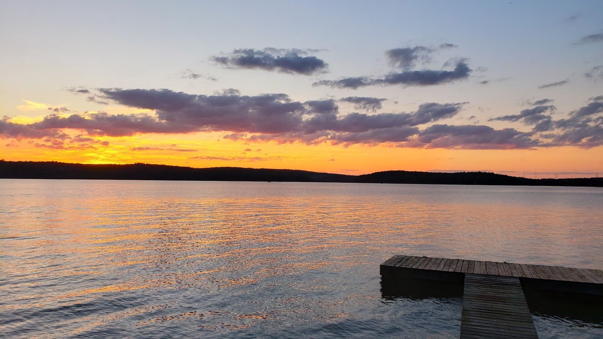 Hawley House | FamilyOriented LakeWallenpaupack Lakefront3BR+Loft+2FBaths-GreatViews!Central AC