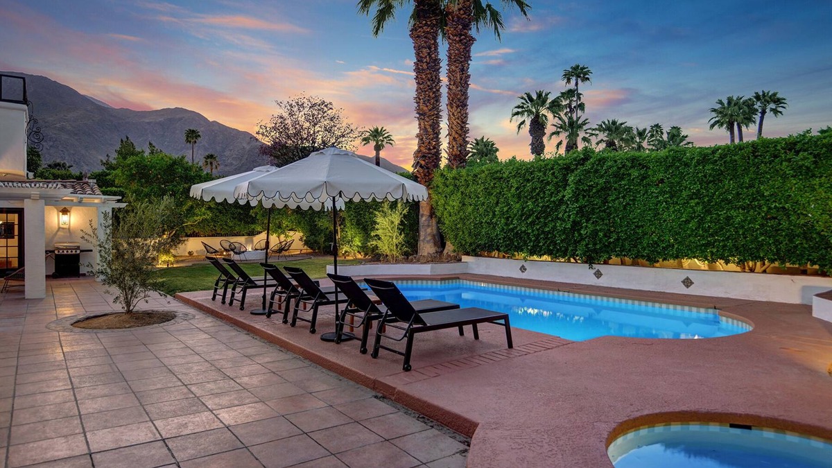 The Movie Colony House | Famous Movie Colony Estate- Casa de Amigos Estate- Ultra Luxe, Pool, Spa, Firepit 4bd, 3.5bth