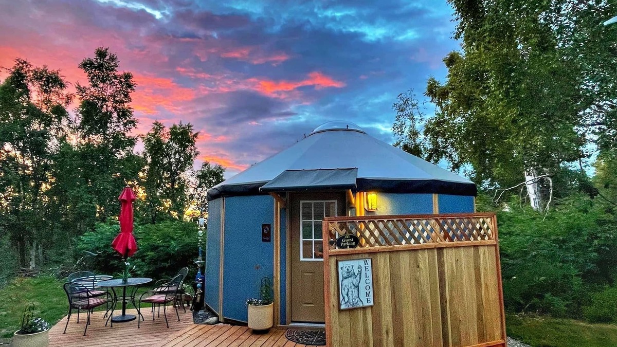 Hillside East Cabin | Fanciful mountainside yurt with private bathhouse