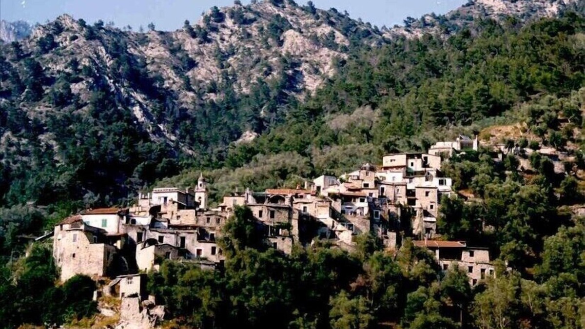 Fanghetto Villa | Fanghetto - Romantic Hideaway in 13th C. Roia Valley Hilltown Near Riviera