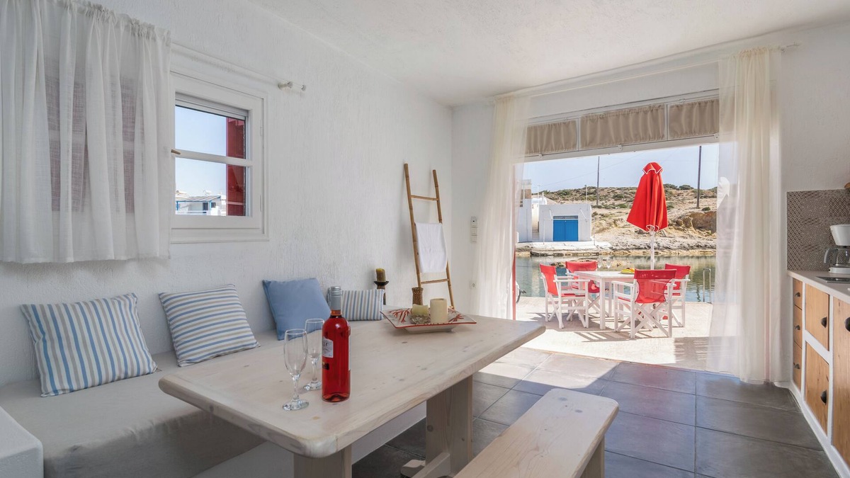 Milos Apartment | Fani Dream Suite 3nWaterfront luxurious Newly renovated Boat House max 5 persons