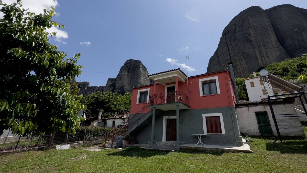 Kastraki Villa | Fani's House Under Meteora