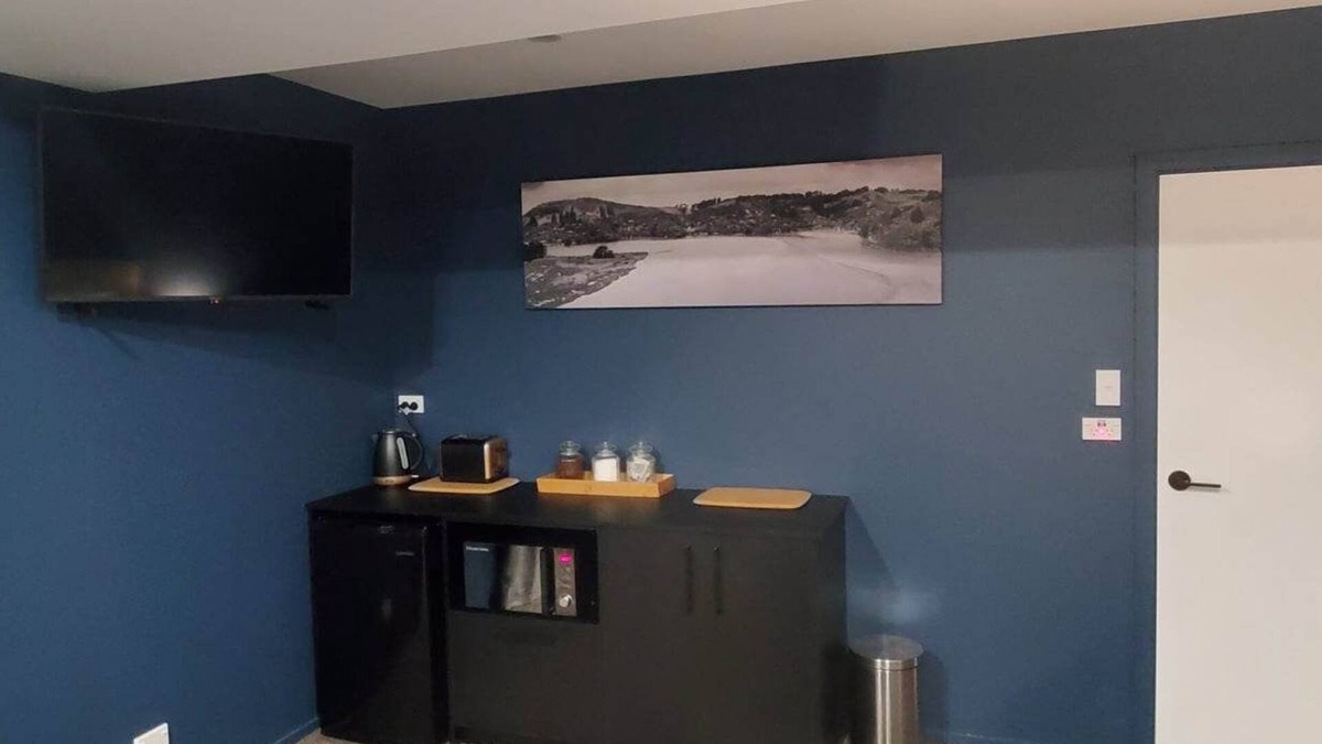 Dunedin Apartment | Fantail Hide on Larnach Rd