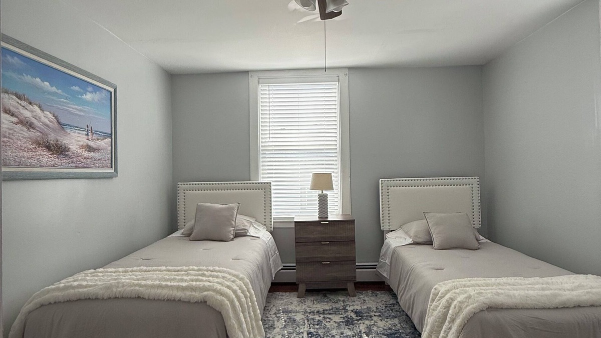Beverly Apartment | Fantastic 2-bedroom apartment in Beverly by the beach - near historic Salem