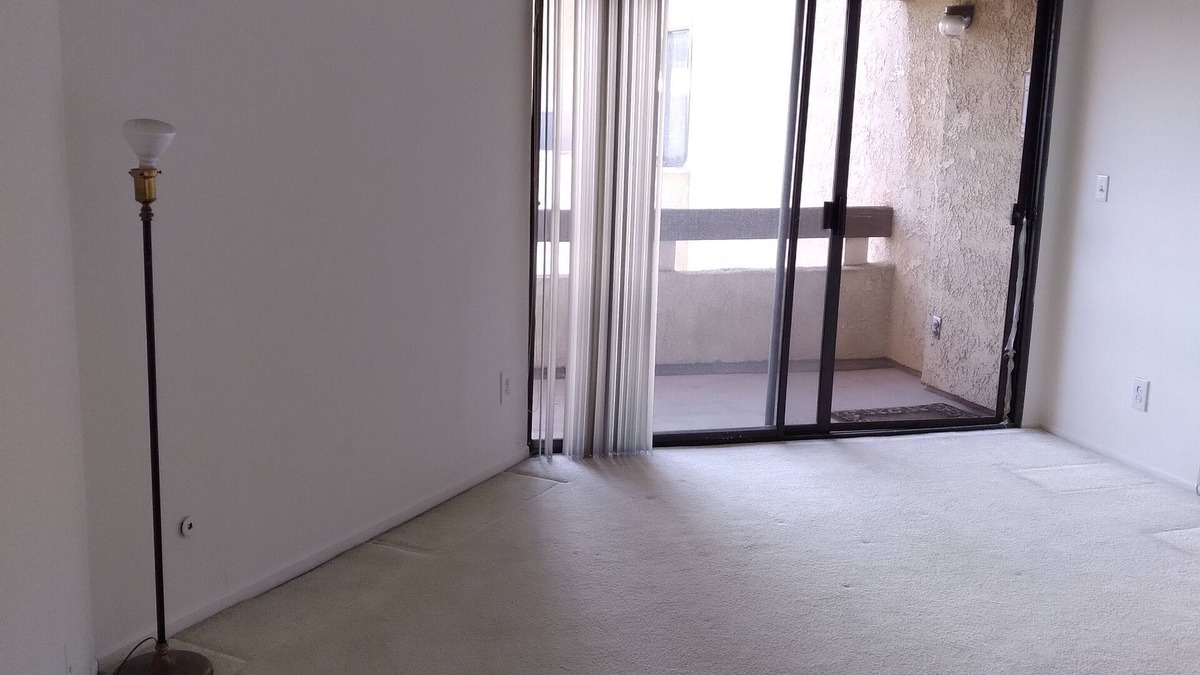 Encino Condo | Fantastic 2-bedroom condo with AC in Encino