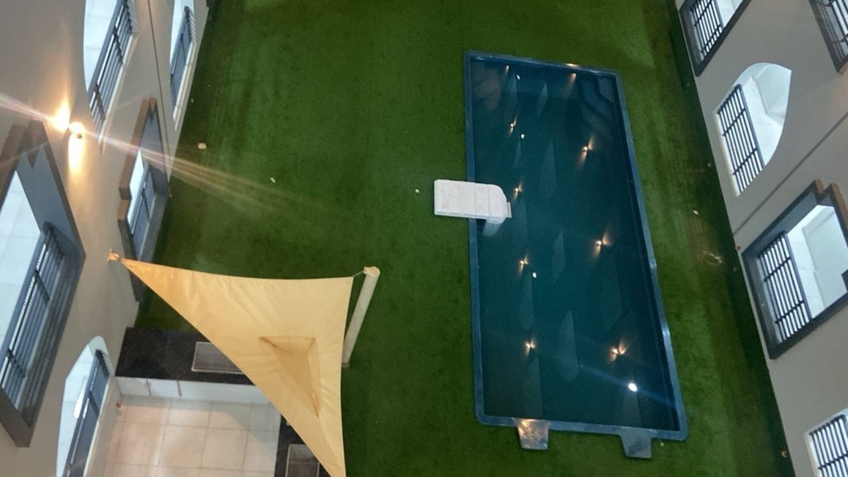 Salalah Apartment | Fantastic 3-bedroom apartment with AC, WIFi in Salalah & public swimming pool