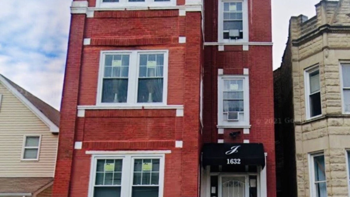 North Lawndale Apartment | Fantastic 3-bedroom apartment with AC in vibrant Chicago