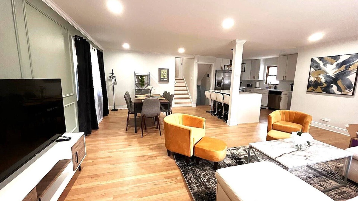 La Grange Park House | Fantastic: 3 BR/2 BTH - Modern Stylish Home