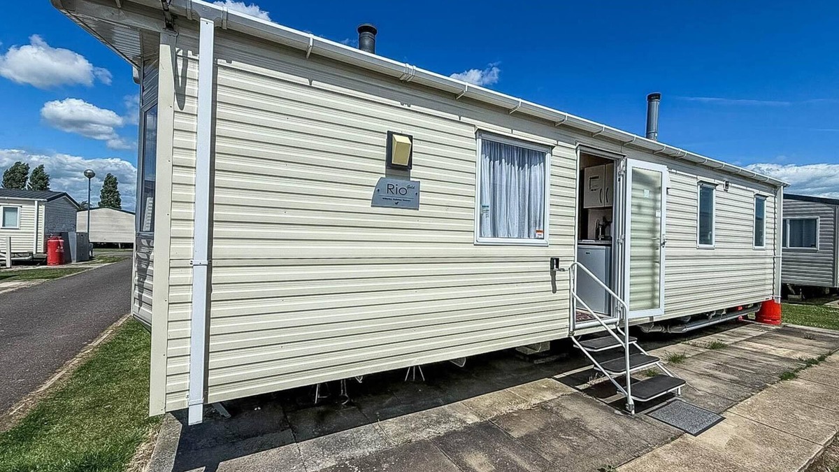 Skegness House | Fantastic 6 berth caravan at Haven Skegness Holiday Park ref 88028HR