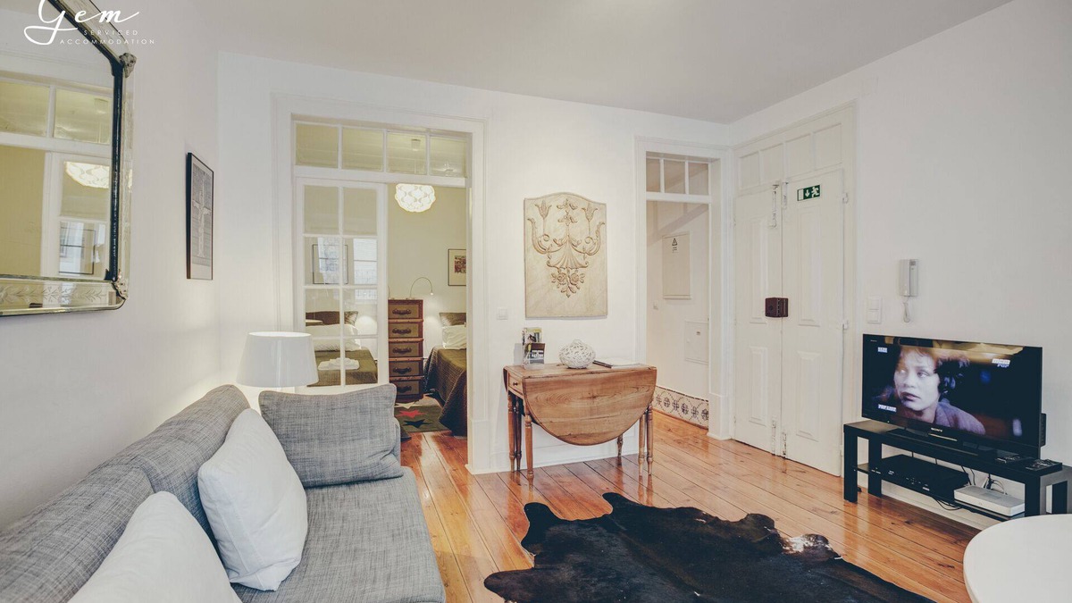 Santos Apartment | Fantastic apartment in the old town of Lisbon, capacity 7 people